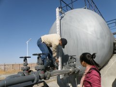 磁翻板液位计使用过程中浮子突然下沉的原因及防腐材料的选择