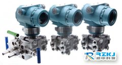 简要介绍关于差压变送器接线和安装的步骤及要求